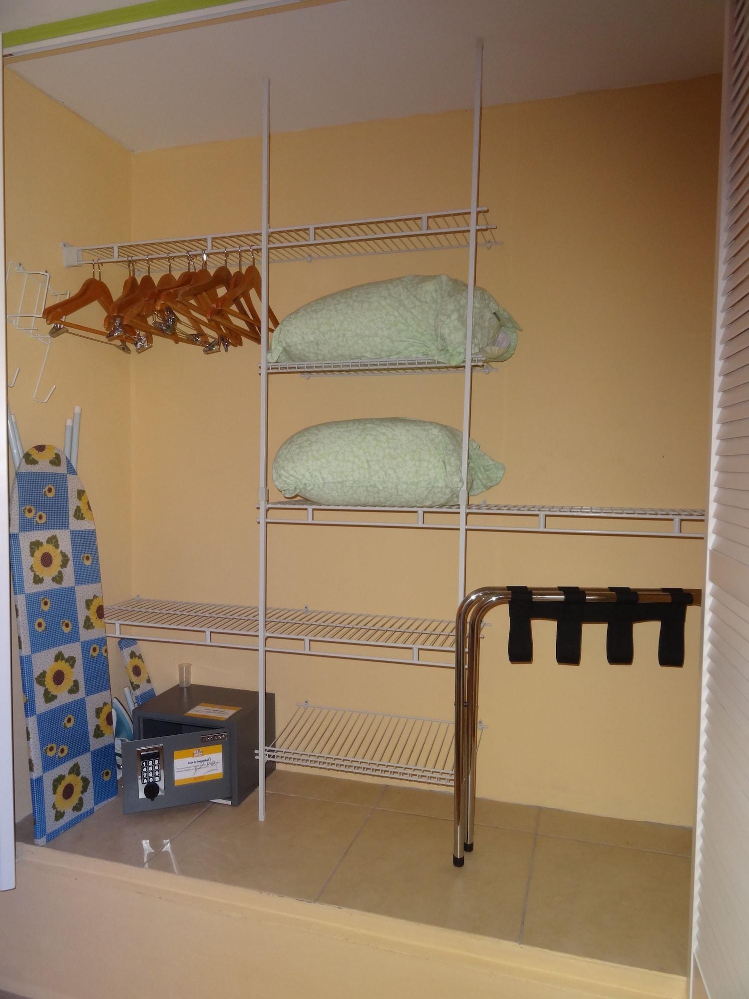 Del Rey Apartments Aruba Eksteriør bilde