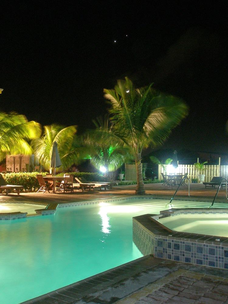 Del Rey Apartments Aruba Eksteriør bilde