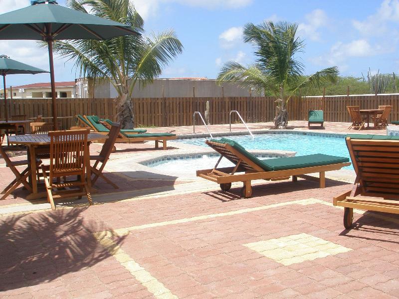 Del Rey Apartments Aruba Eksteriør bilde